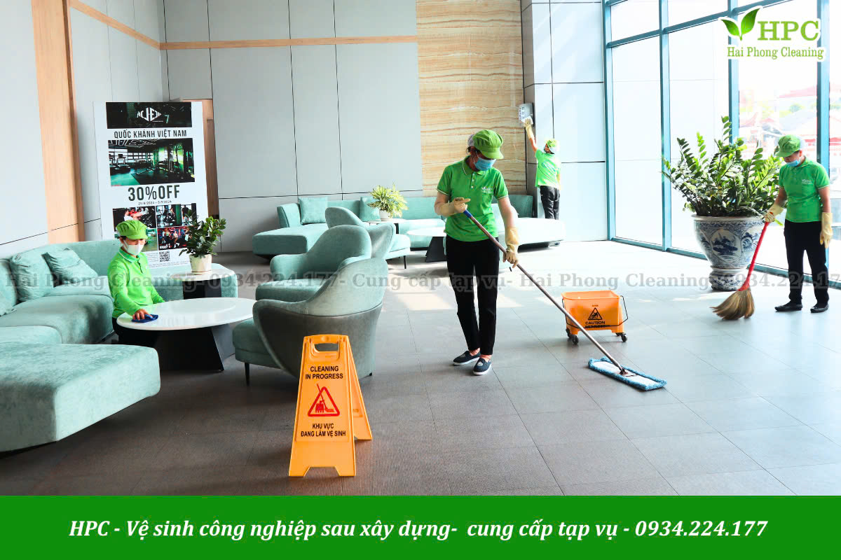 Nhân viên vệ sinh có kĩ năng phối hợp và làm việc nhóm hiệu quả