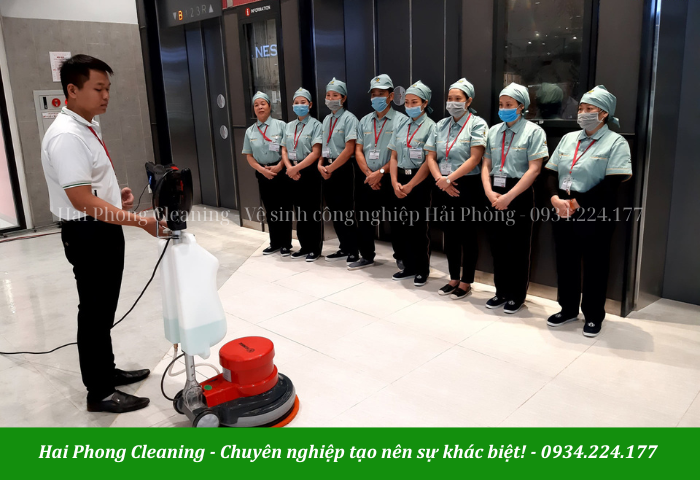 Đào tạo nhân viên định kì và thường xuyên