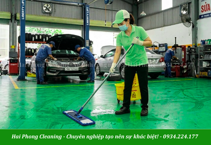 Vệ sinh xưởng máy cần phải chuẩn bị đầy đủ dụng cụ và hóa chất