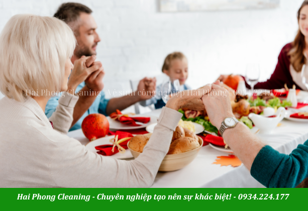 Một bữa cơm vui vẻ đôi khi lại là món quà quý giá nhất